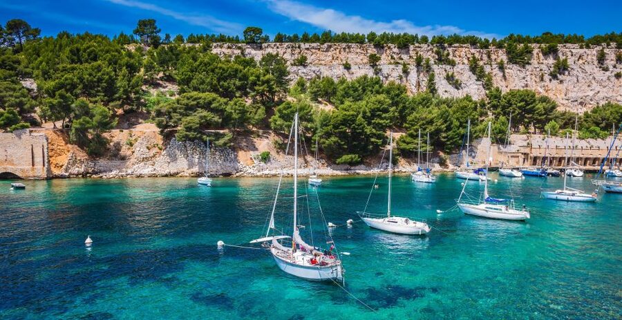 Calanques of Cassis, Aix-en-Provence & Wine Tasting Day Tour - Who gets the best value from this tour