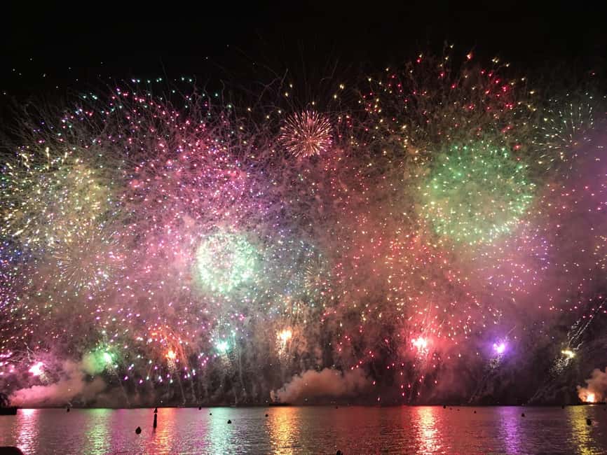 Cannes: Fireworks at Sea - One Hour Between Sainte-Marguerite and Saint-Honorat