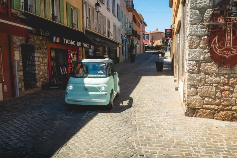 From Nice: follow a guide in an electric car along the French Riviera! - Nice gives you the first coastal views