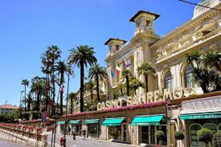 From Nice: Full-Day Italian Market, Menton, & La Turbie Tour - What the guide adds to a long day