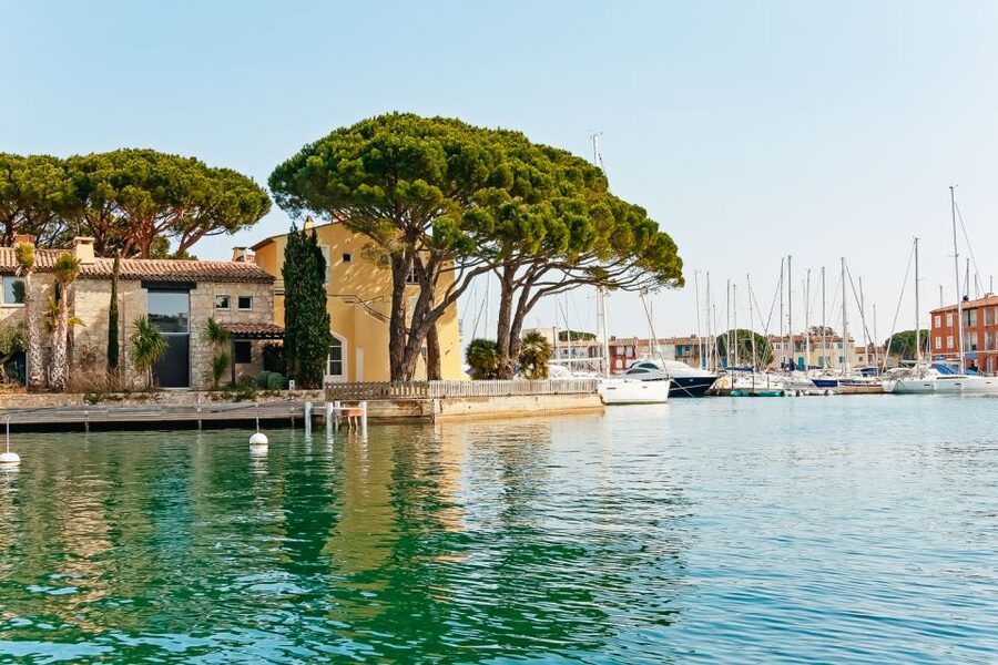 From Nice: Saint-Tropez and Port Grimaud Day Tour - How the guides shape the experience