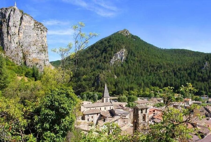 From Nice: Verdon Gorge Full-Day Tour - Lake Sainte-Croix, swimming, and optional boat time