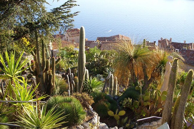 Full Day Tour in Eze Monaco and Monte-Carlo from Nice - Seeing the Formula One circuit by vehicle