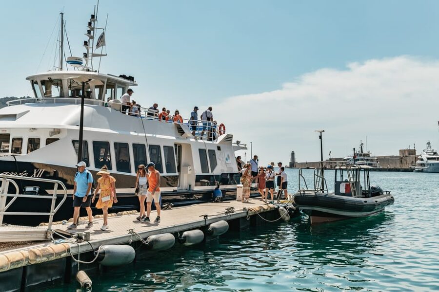 Nice: 1-Hour Sightseeing Cruise to Villefranche Bay - The return along Nice’s shoreline