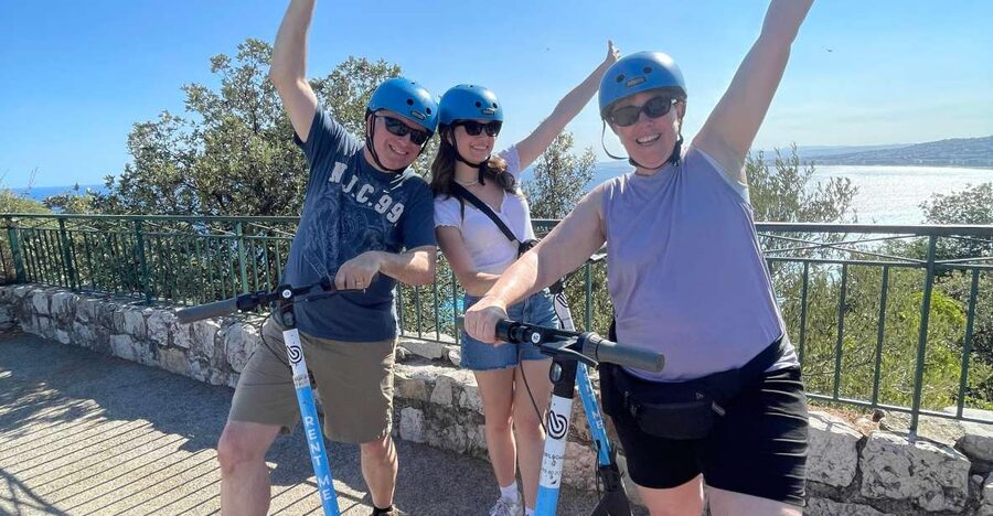Nice: 1h30 E-scooter highlights tour - The port, #ILoveNICE, and the waterfront