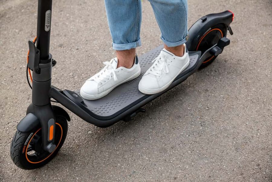 Nice: 1h30 E-scooter highlights tour - Starting at 2 Rue Halévy near the seafront