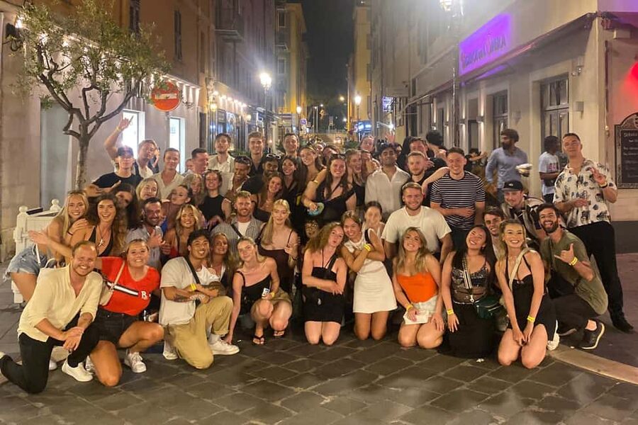Nice: 4 Bar, 1 Club Riviera Bar Crawl Party with Free Shots - Key points to know before you book