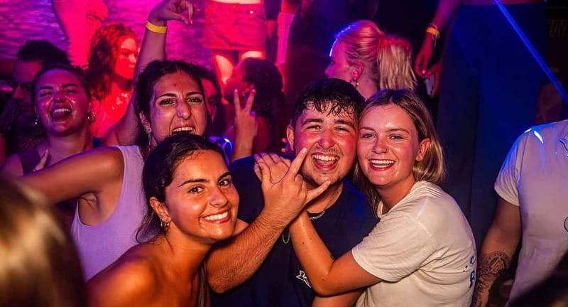 Nice: Bar/Pub Crawl with Free Shots and VIP Entry - €5 drinks, wristbands, and the real value