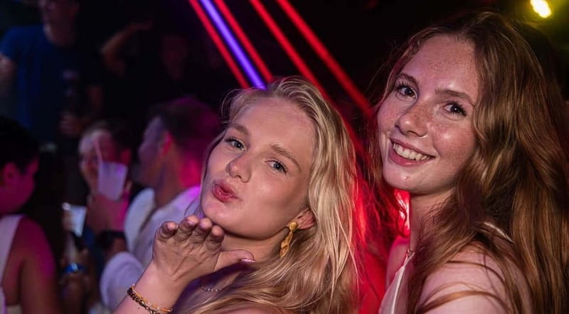 Nice: Bar/Pub Crawl with Free Shots and VIP Entry - Timing, accessibility, and booking flexibility