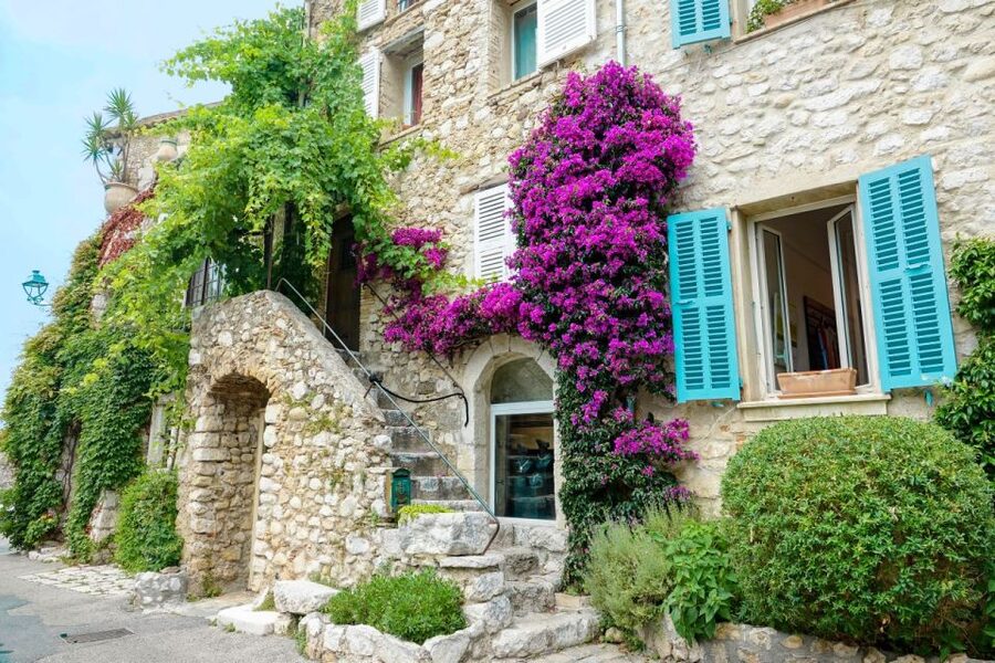 Nice: Cannes, Antibes & St Paul de Vence Half-Day Tour - Antibes and the view of luxury yachts
