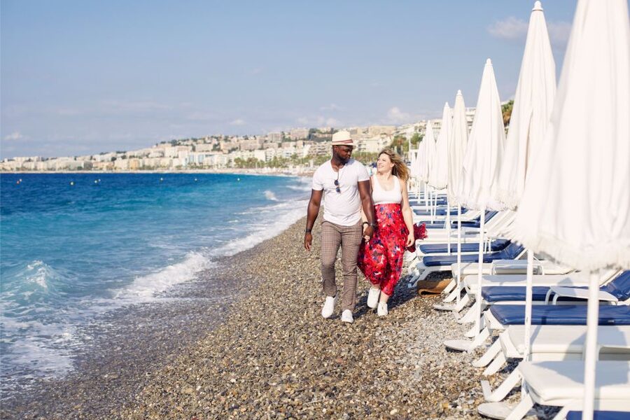 Nice, France: Individual photo walk in Nice - Adding a café, props, or another outfit