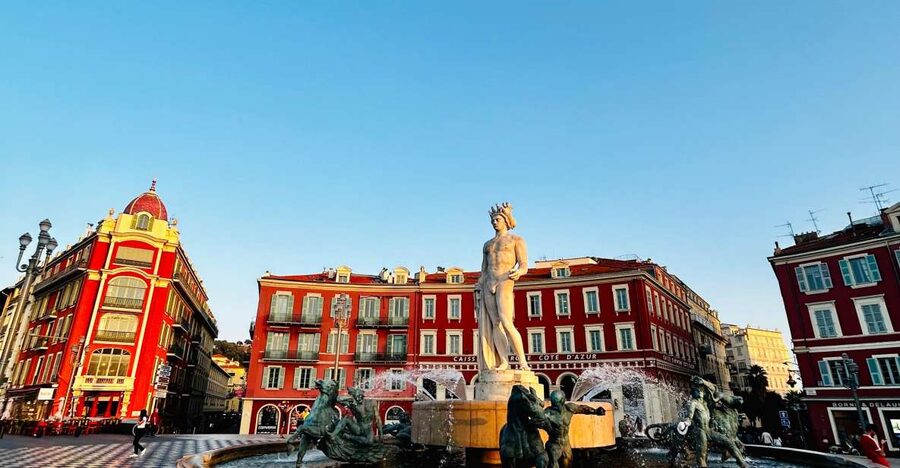 Nice: Guided Walking Tour in English - Palaces, courts, and a famous bank robbery