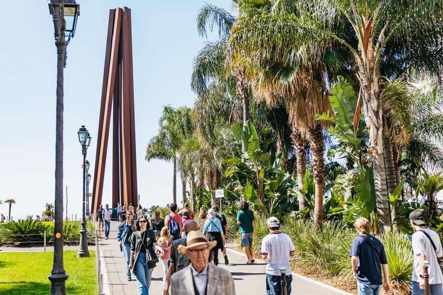 Nice: Old Town & Castle Hill Informative Guided Walking Tour - Who should book this tour