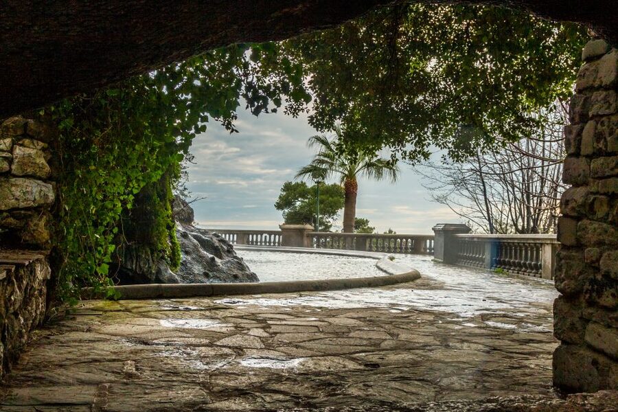 Nice: Old Town Treasures Walking Tour - Palaces, courts, and the grand side of the old quarter