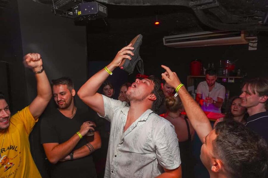 Nice: Party Bar Crawl with Club VIP, 6 Shots, and Games - The VIP club finish