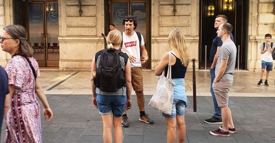 Nice: Sightseeing Walking Tour with certified tour guide - Starting at Place Masséna and the Fontaine du Soleil