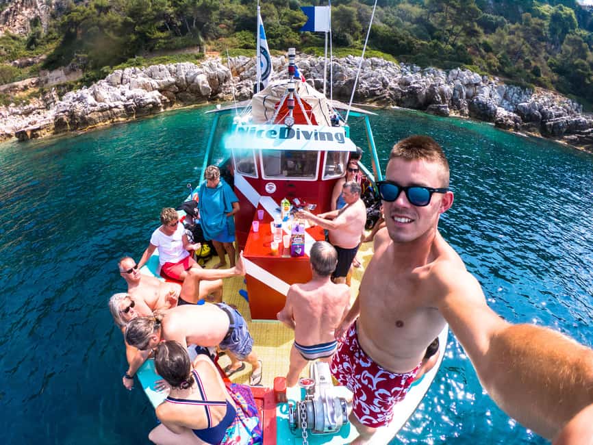 Nice : VIP sea tour with snorkeling & discover scuba - From Nice harbor to the Saint-Jean-Cap-Ferrat coast