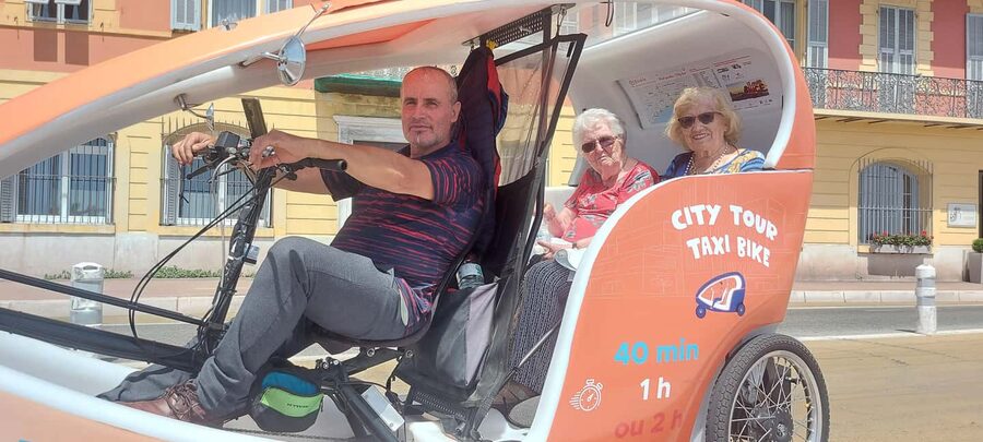 Nice : Visite privé 1H en Vélotaxi avec un guide local. - The Fountain of the Sun and Old Nice
