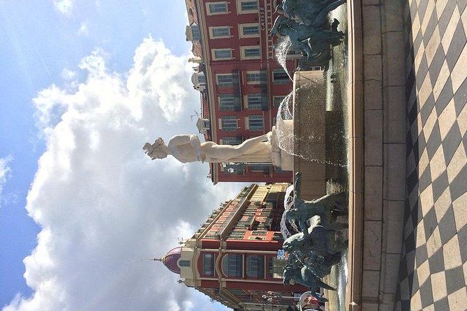 Original Nice city tour ( pedicab-vélo taxi) - Churches, museums, and a story about flowers