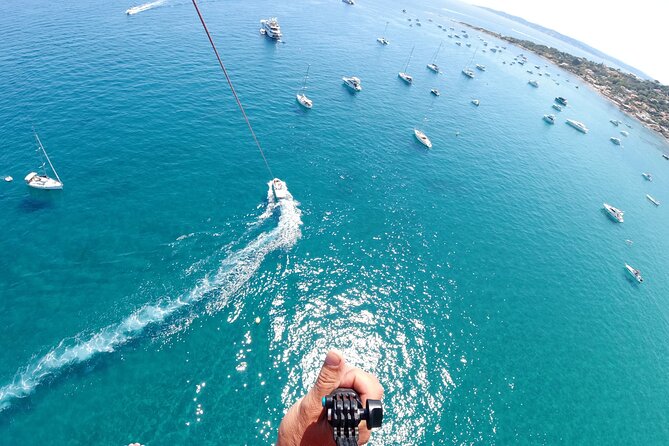 Parasailing flight two people, in Mandelieu-Cannes - Why the age minimum matters