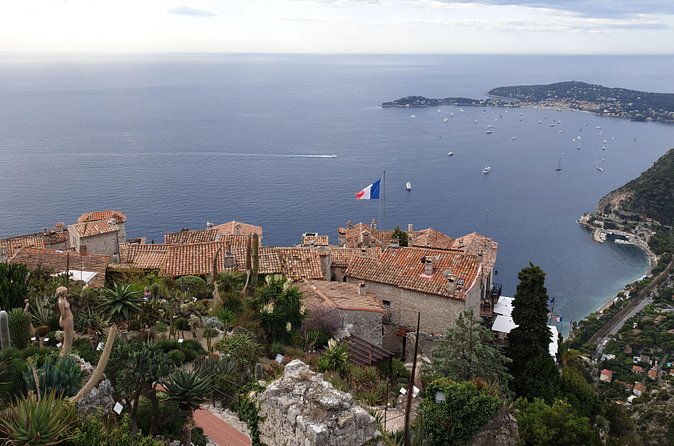Private Cruise Excursion "Highlights of the French Riviera" - Saint-Paul-de-Vence: art, walls, and browsing time
