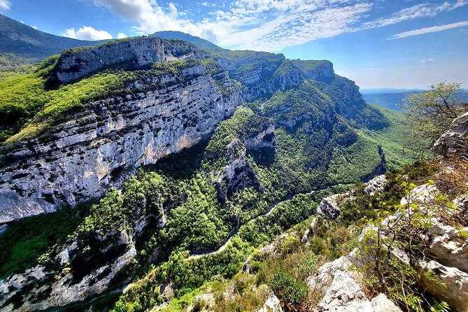 Private discovery of the hinterland of the Côte d'Azur - A hill-country day from Nice