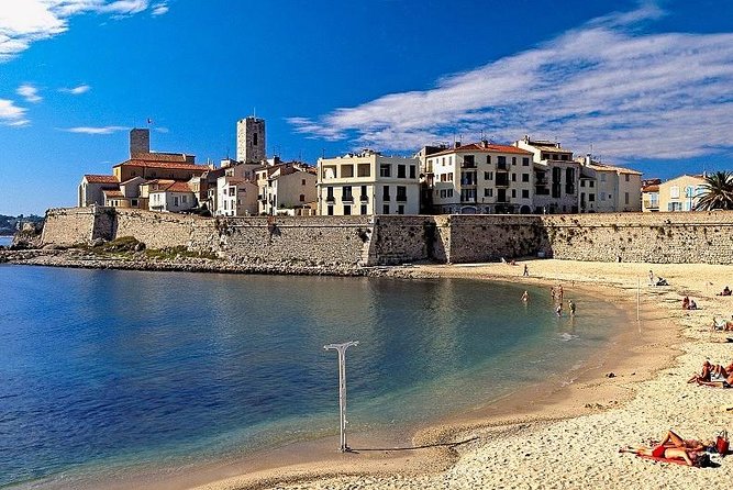 Private Half-Day Trip: Cannes and Antibes from Nice by Minivan - The drive through Juan-les-Pins