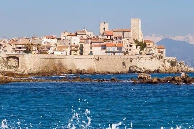 Private Half-Day Trip: Cannes and Antibes from Nice by Minivan - What the guide adds to a short route