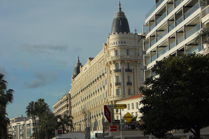 Private tour on the French Riviera with comfortable minivan.MONACO NICE ST PAUL - Saint-Paul-de-Vence is the art-focused stop