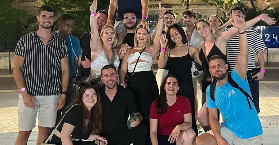 Pub Crawl Nice: Free Shots,Best Bar, Secret Surprise with us - Key points at a glance