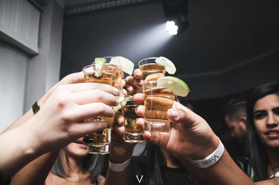 Pub Crawl Nice: Free Shots,Best Bar, Secret Surprise with us - Why the social side is the main attraction