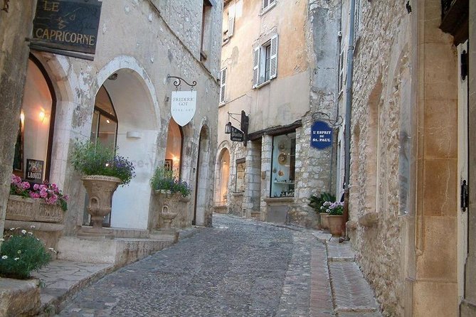 Self Guided Antibes, Cannes & Saint Paul de Vence from Nice - Pickup, timing, and the small-group setup