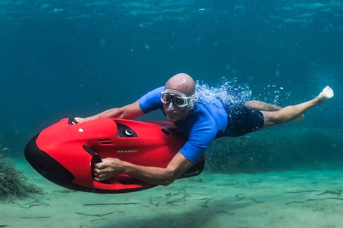 Session of 30 minutes of Unique Sensations in Underwater Scooter - Thirty minutes of speed, turns, and seabed views