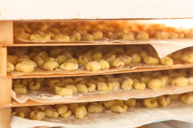 share a traditional meal with licauw - Who should book this experience