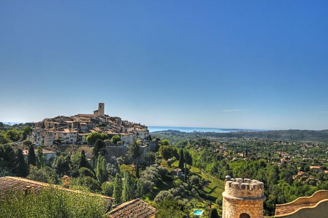Small-Group Half-Day Tour to St-Paul-de-Vence, Antibes and Cannes from Nice - Antibes around Port Vauban