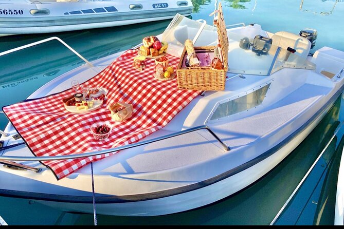 Sunset Private Boat Tour In Nice - Two hours around the bay of Villefranche-sur-Mer
