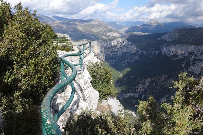 The Grand Canyon of Europe and Its Lavender Fields Small group - The canyon road and its major viewpoints