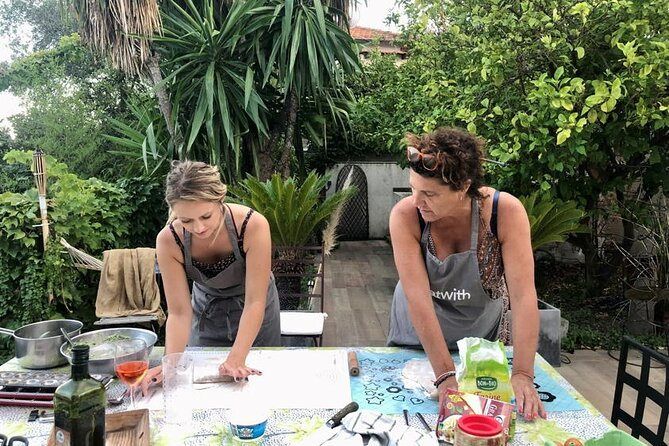 Viator Exclusive: Local Cooking Class & Dinner with View of Nice - Getting to Cor des Oliviers after dark